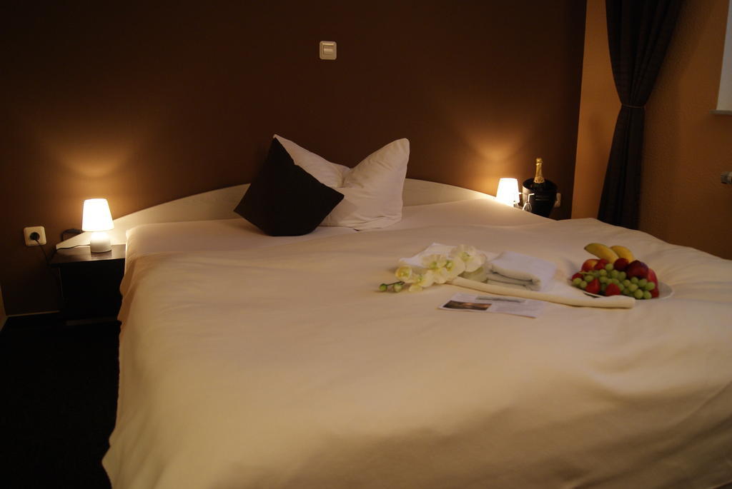 Landhotel Berggaststaette Bickenriede Anrode Ruang foto