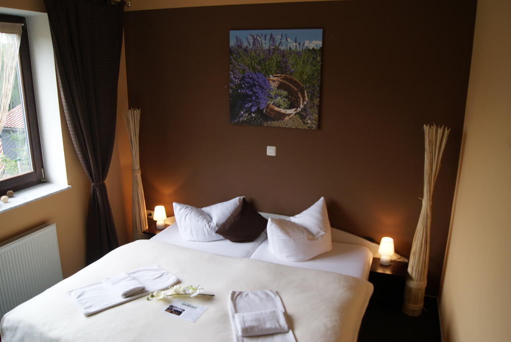 Landhotel Berggaststaette Bickenriede Anrode Ruang foto